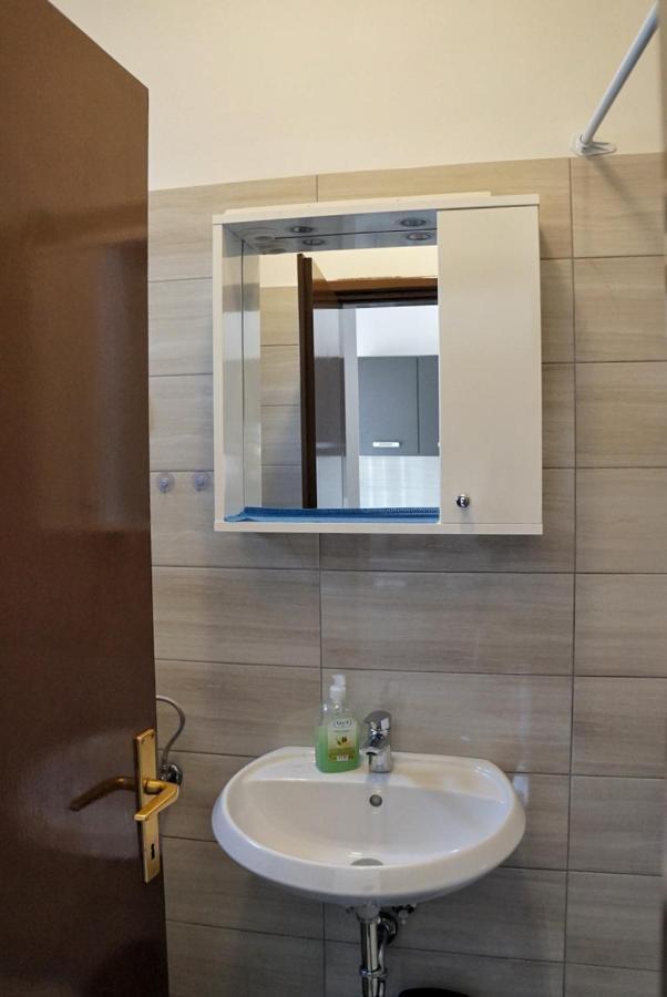 זמברטיה Apartmani Vesna מראה חיצוני תמונה