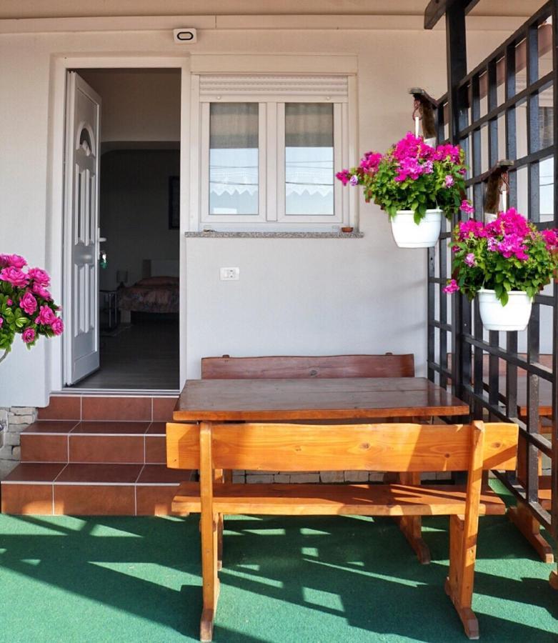זמברטיה Apartmani Vesna מראה חיצוני תמונה