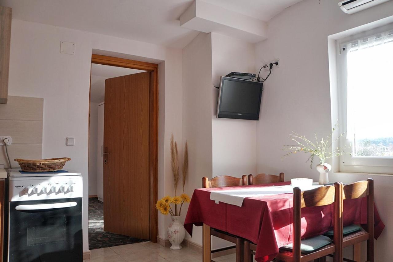 זמברטיה Apartmani Vesna מראה חיצוני תמונה