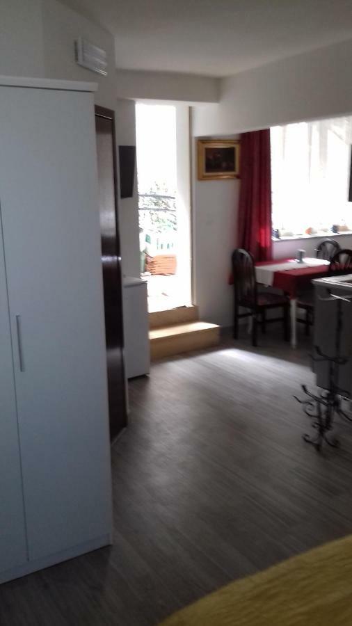זמברטיה Apartmani Vesna מראה חיצוני תמונה