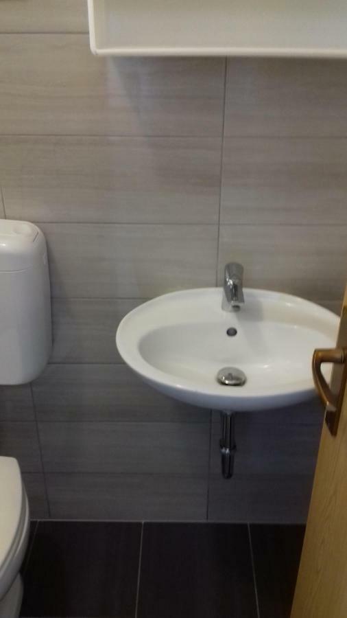 זמברטיה Apartmani Vesna מראה חיצוני תמונה
